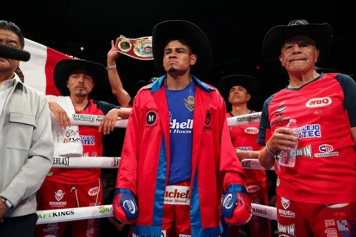 Emanuel Navarrete in the ring ahead of his fight with Eduardo Nunez. (February 28, 2026)