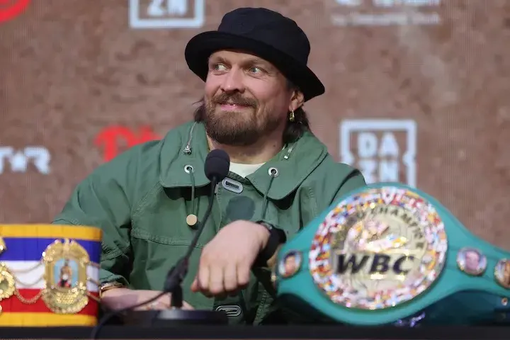 Oleksandr Usyk at the London press conference for his fight against Rico Verhoeven. (April 14, 2026)