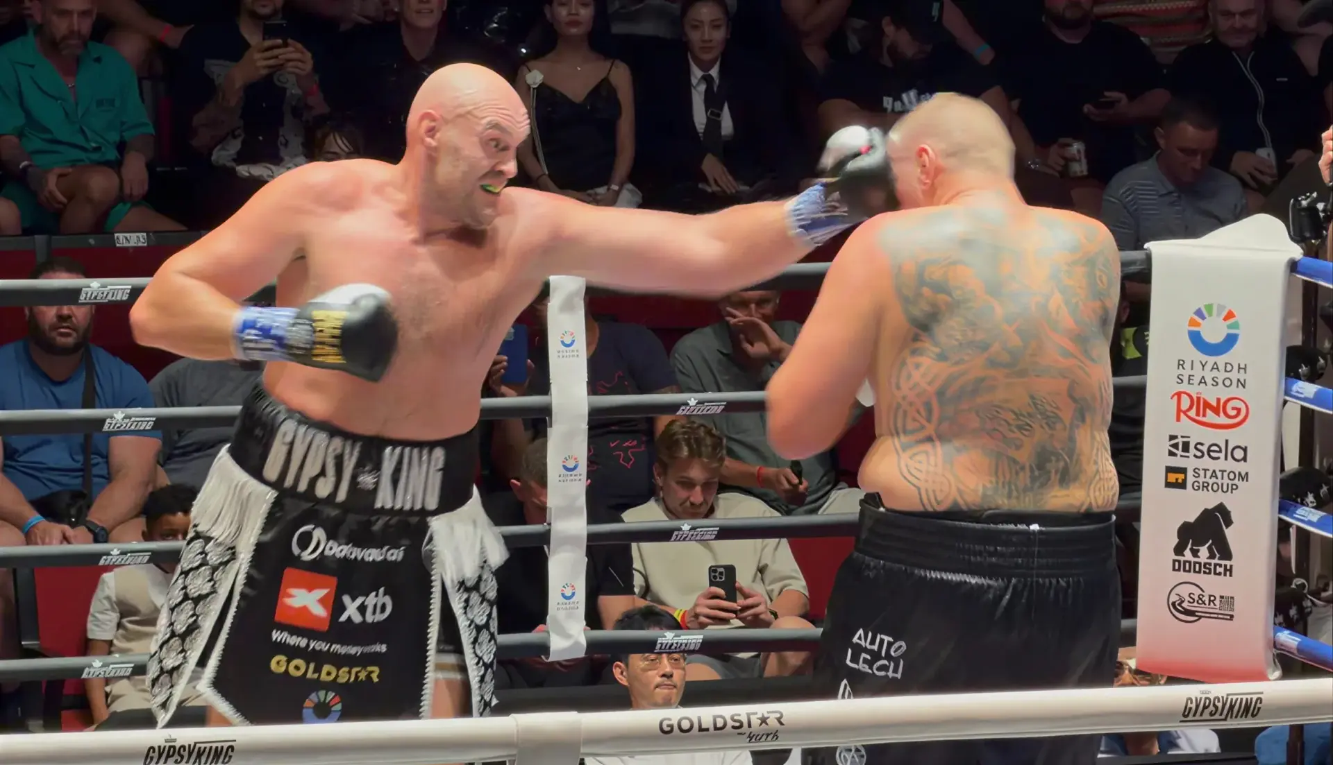 Tyson Fury fires out a jab at Mariusz Wach