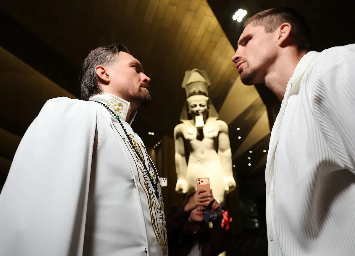 Oleksandr Usyk and Rico Verhoeven go head to head in Giza