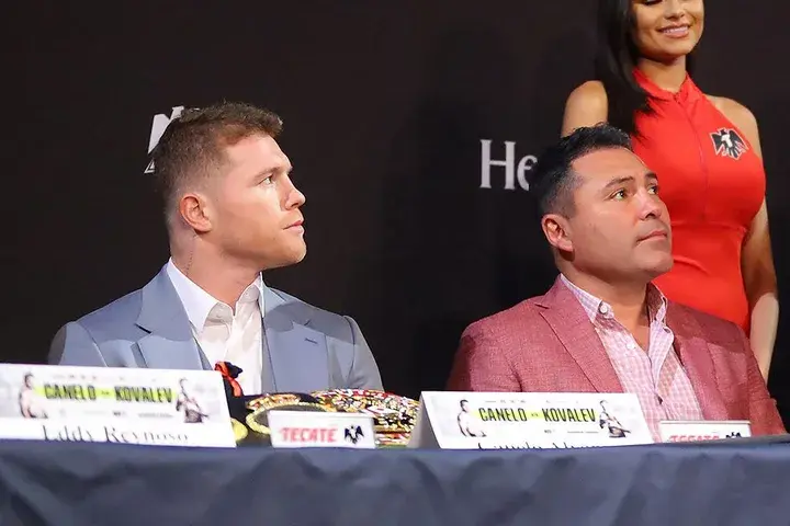 Canelo De La Hoya