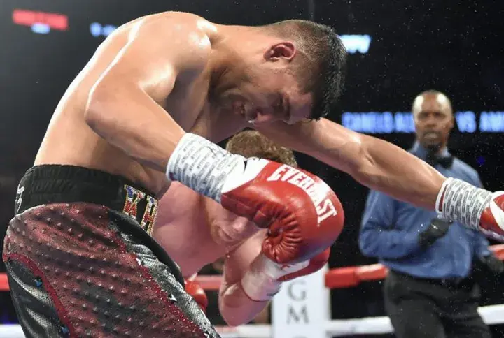 Canelo Khan Fight