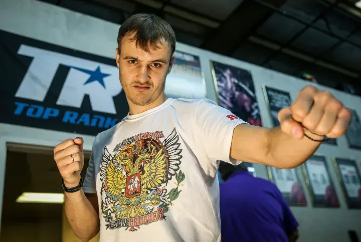 Gradovich Pose