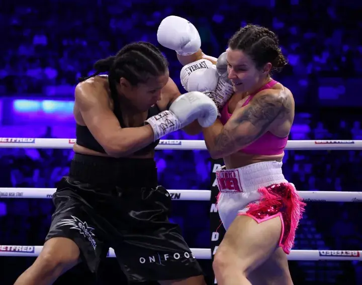 Harper Braekhus Fight