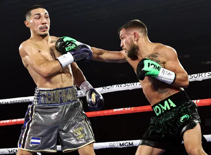Lopez Lomachenko Fight