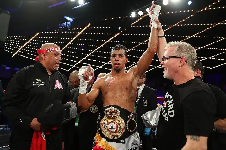 Machado Evans Fight