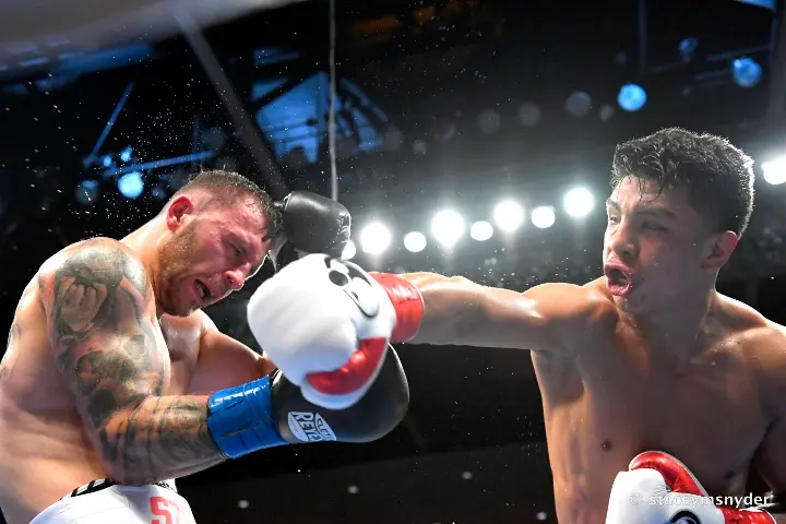 Munguia Szeremeta Fight
