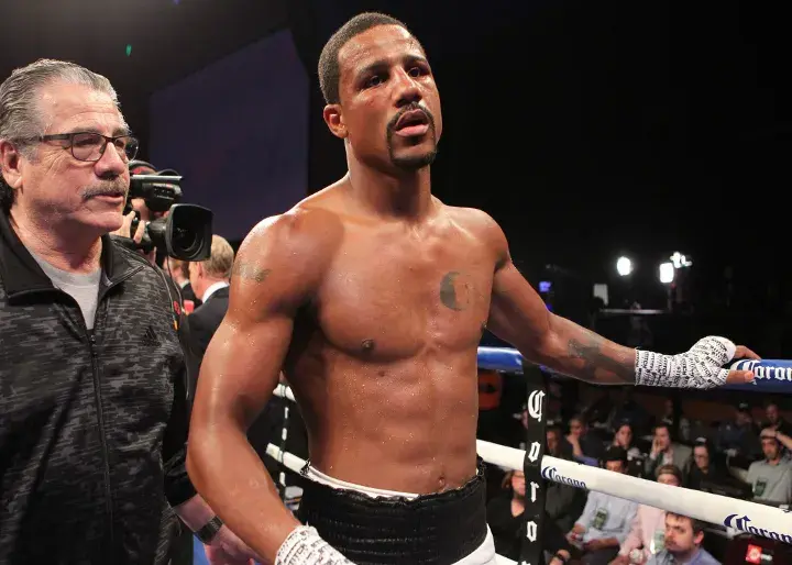 Uzcategui Dirrell Fight