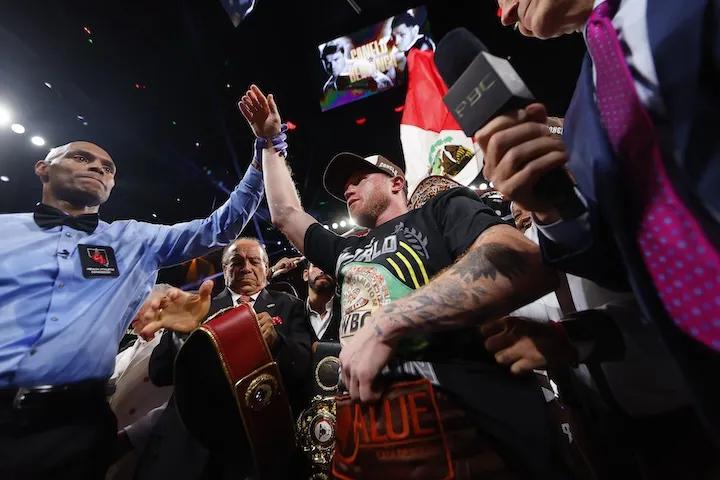 Canelo Alvarez, happy with his night’s work, won’t comment on potential Terence Crawford showdown