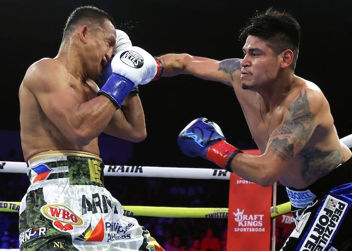 Emanuel Navarrete vs Charly Suarez