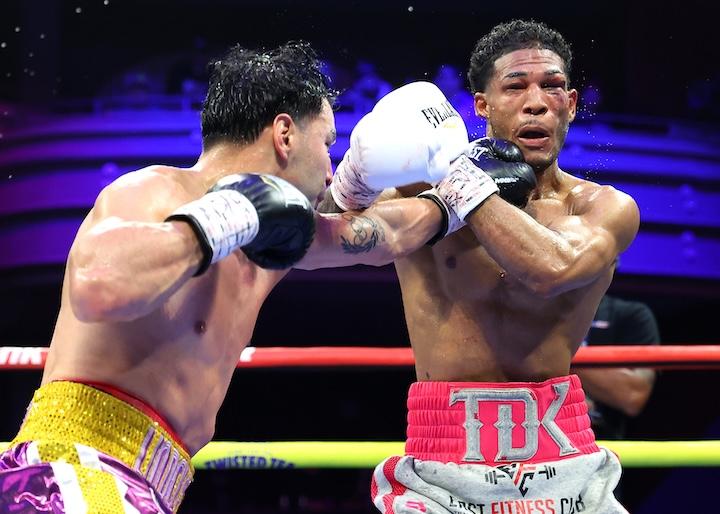 Lindolfo Delgado (L) vs Elvis Rodriguez (R) Photo: Mikey Williams / Top Rank Inc 