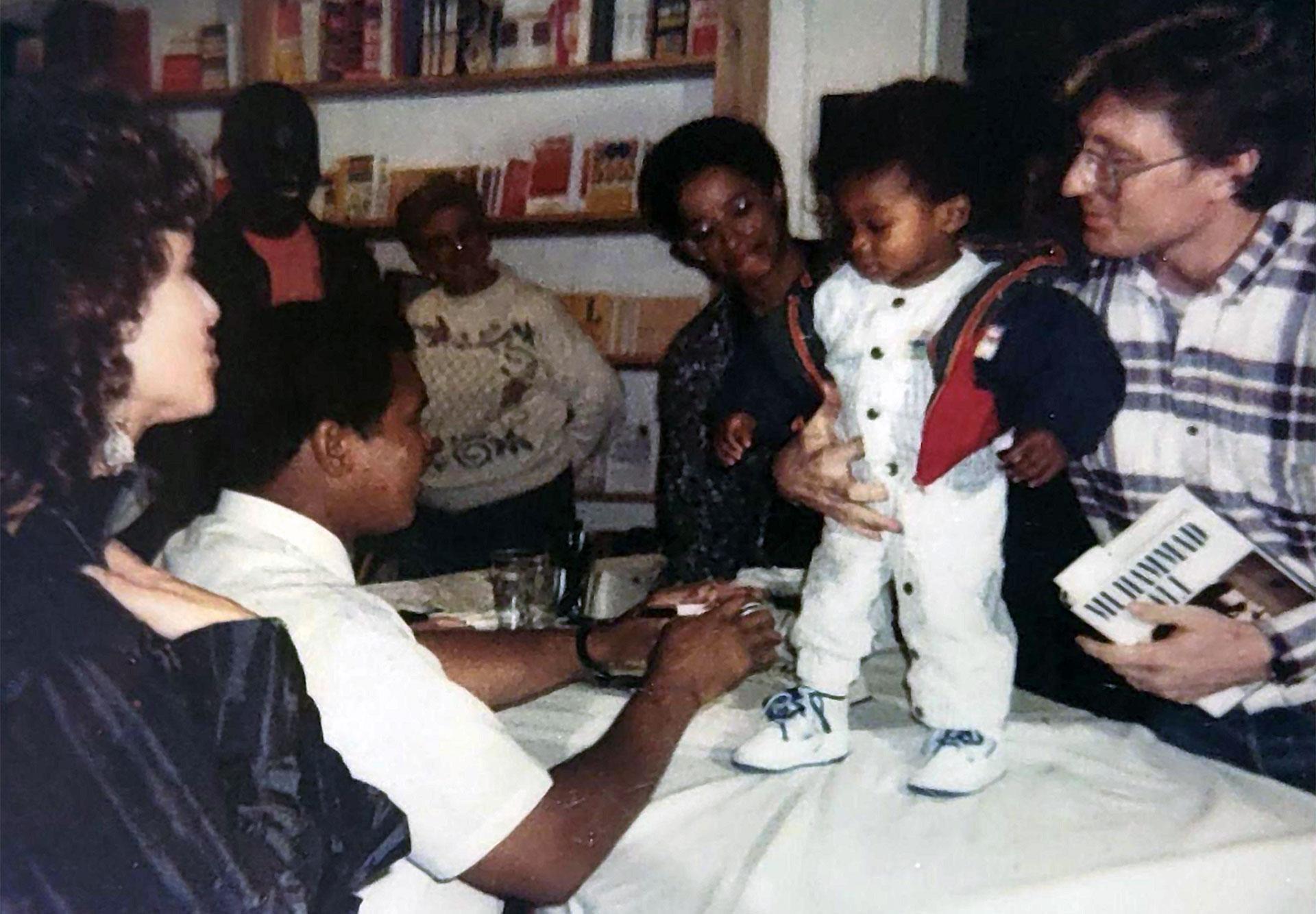 Mike Bazzel brings friend's son to meet Muhammad Ali
