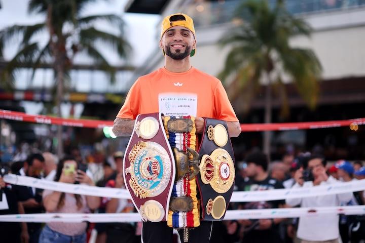 Oscar Collazo Photo Cris Esqueda / Golden Boy Promotions