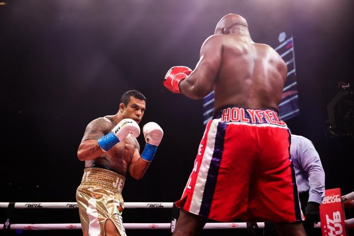 Belfort Holyfield Fight