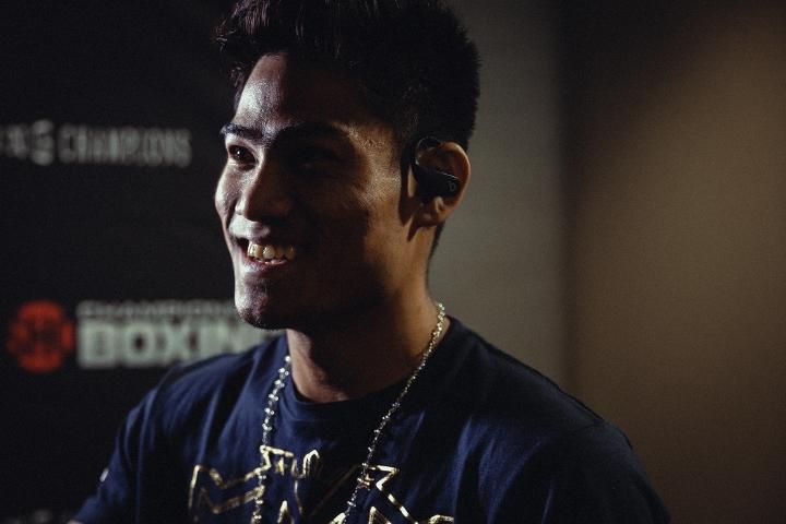 Mark Magsayo