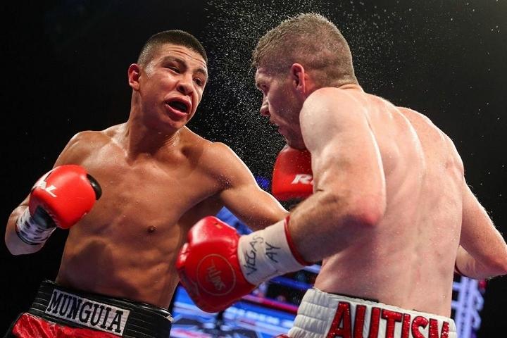 Munguia Smith Fight