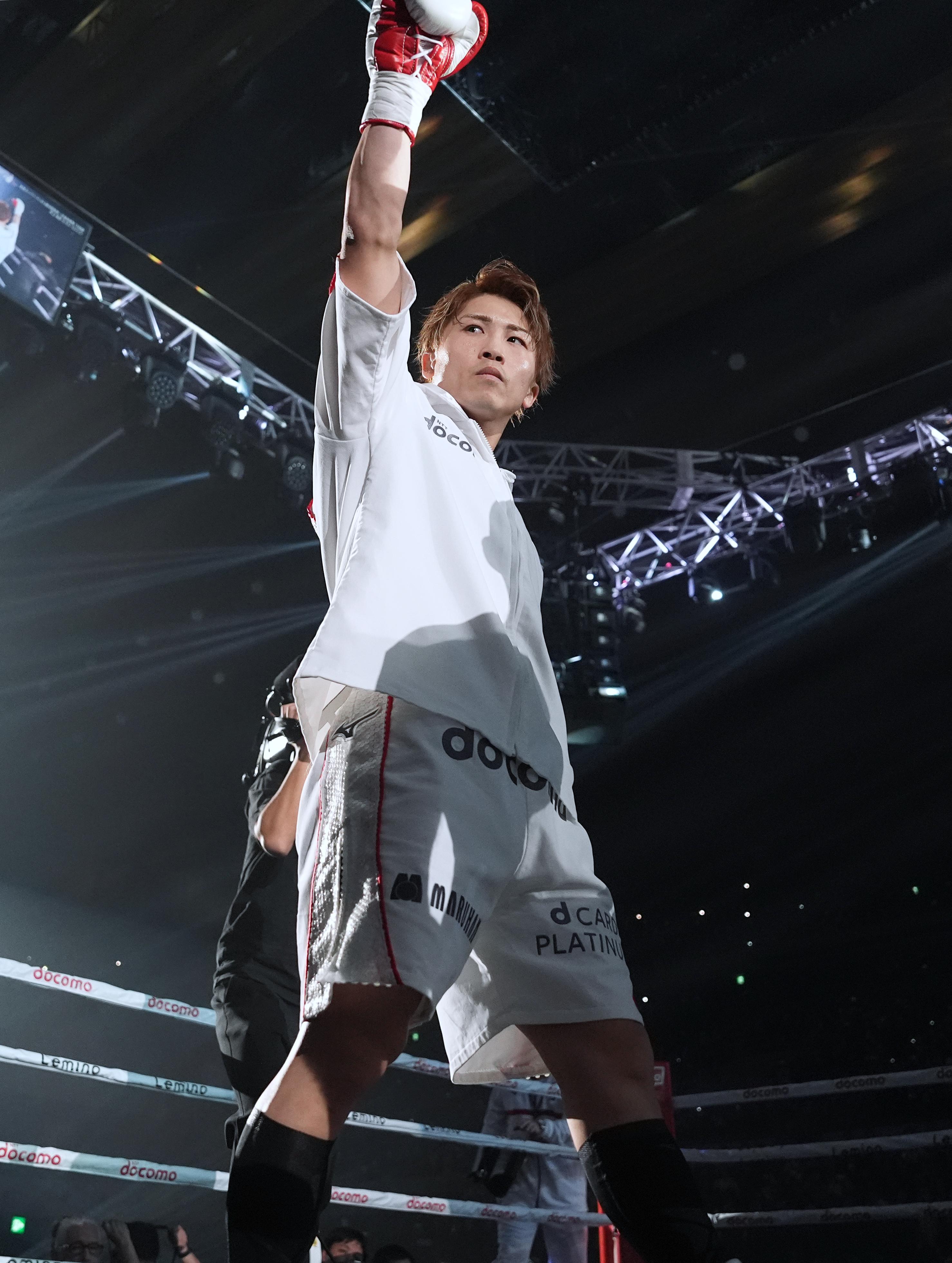 naoya inoue raise arm