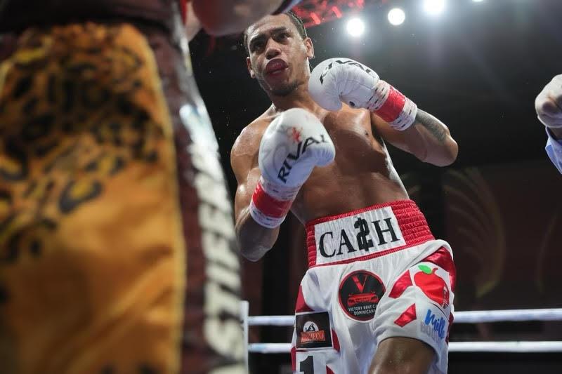 Yan Santana in action
