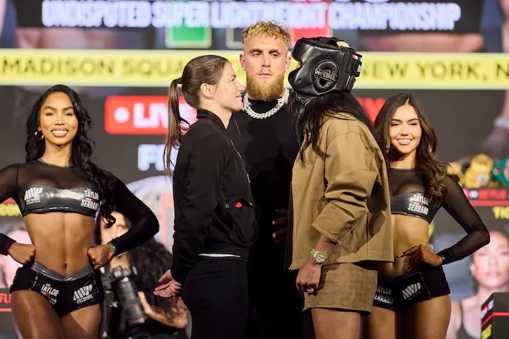 Katie Taylor vs Amanda SerranoPhoto: Esther Lin/Most Valuable Promotions
