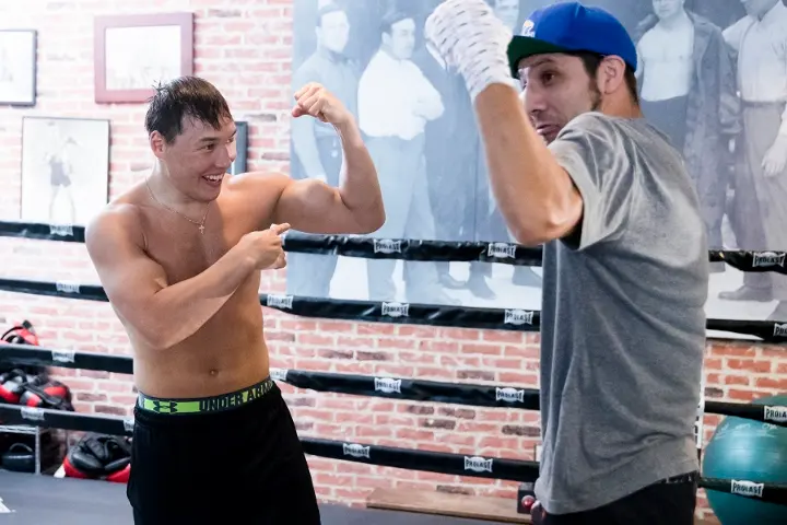 Provodnikov And Molina Compare Muscles