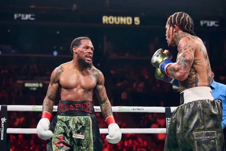 Lamont Roach Jnr (left) and Gervonta Davis in their 2025 boxing match.