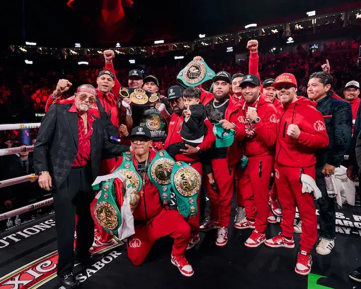 Assessing David Benavidez's choice to stay where he is