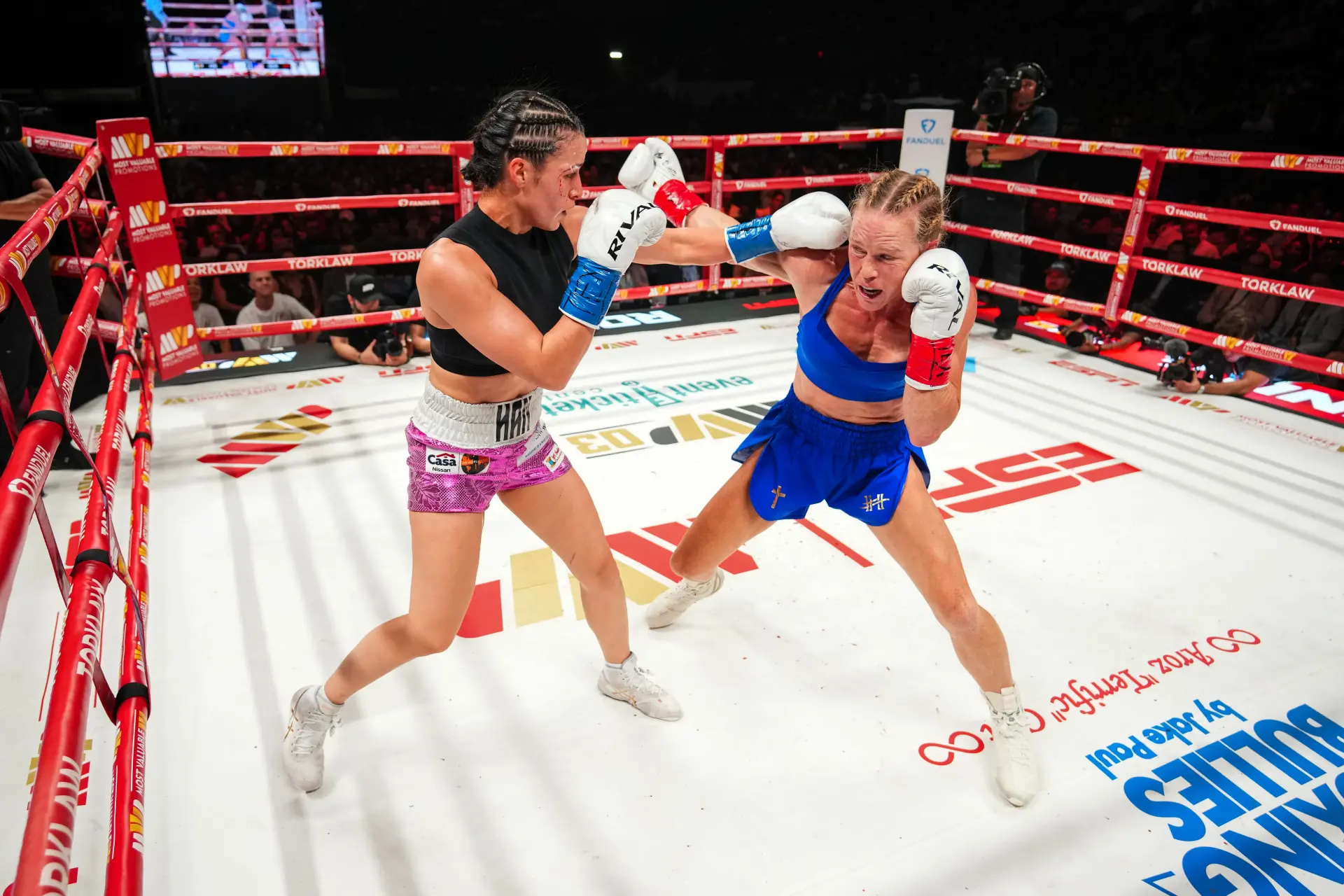 Stephanie Han outscores veteran Holly Holm