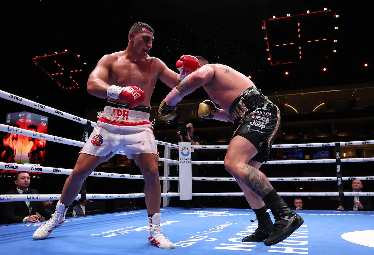 Justis Huni Survives Tumultuous Final Round to Outscore Kevin Lerena
