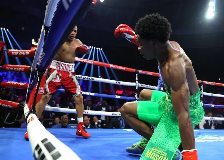 BoxingScene Round of the Year: Abdullah Mason-Yohan Vasquez, Round 1