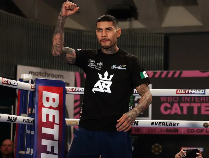 Arnold Barboza Jnr has boxing's best 5-year-old hype woman