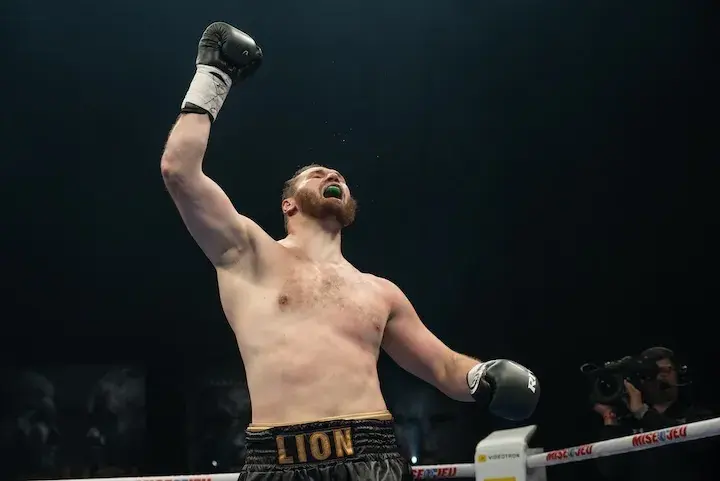 Arslanbek Makhmudov TKO Ricardo Brown 06272025-01