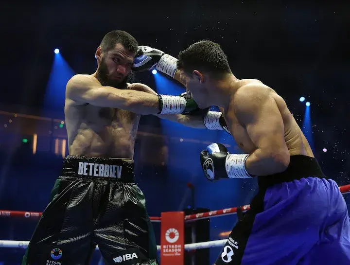 Artur Beterbiev Dmitry
