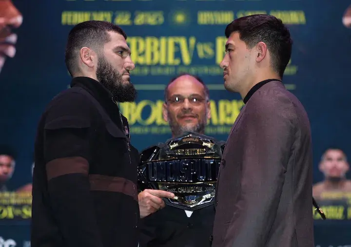 Artur Beterbiev Dmitry Bivol Photo Mark Robinson Matchroom Boxing