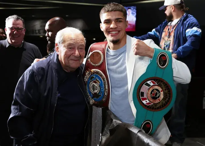 Bob Arum Xander Zayas Pose