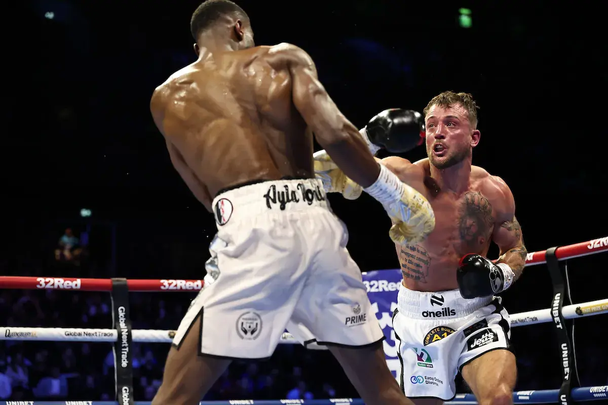 Brad Paul [right] attacks Shakiel Thompson en route to a dramatic win on March 28, 2026