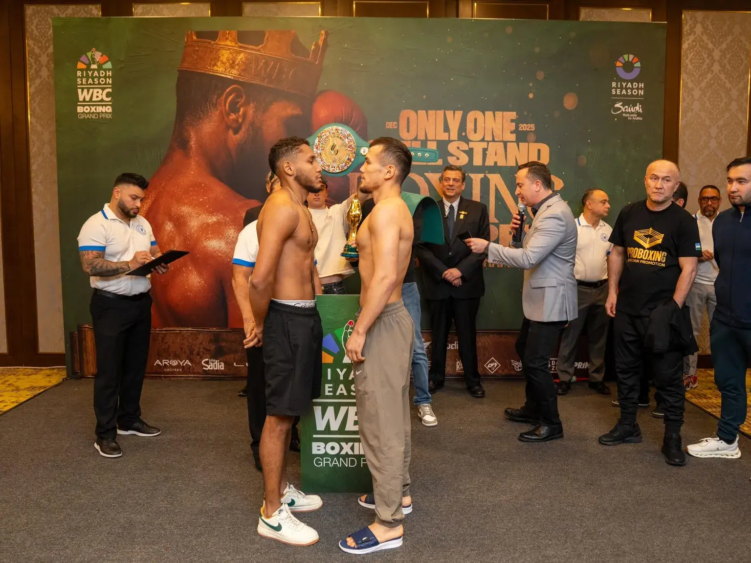 Carlos Utria and Mujibillo Tursunov face off with each other ahead of their WBC Grand prix tournament finale.