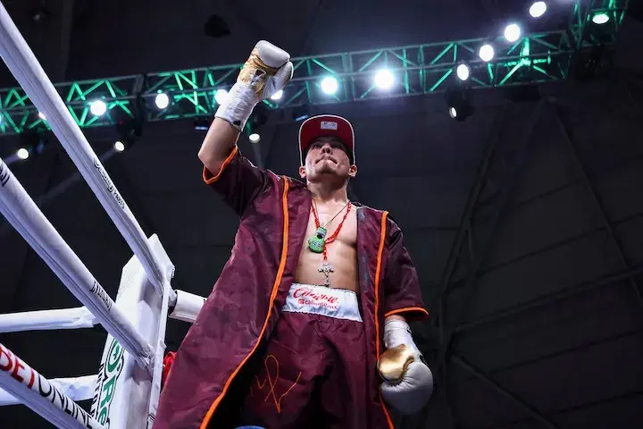 Christian Medina enters in his first title defense of his WBO bantamweight title against Adrian Curiel on February 6, 2026