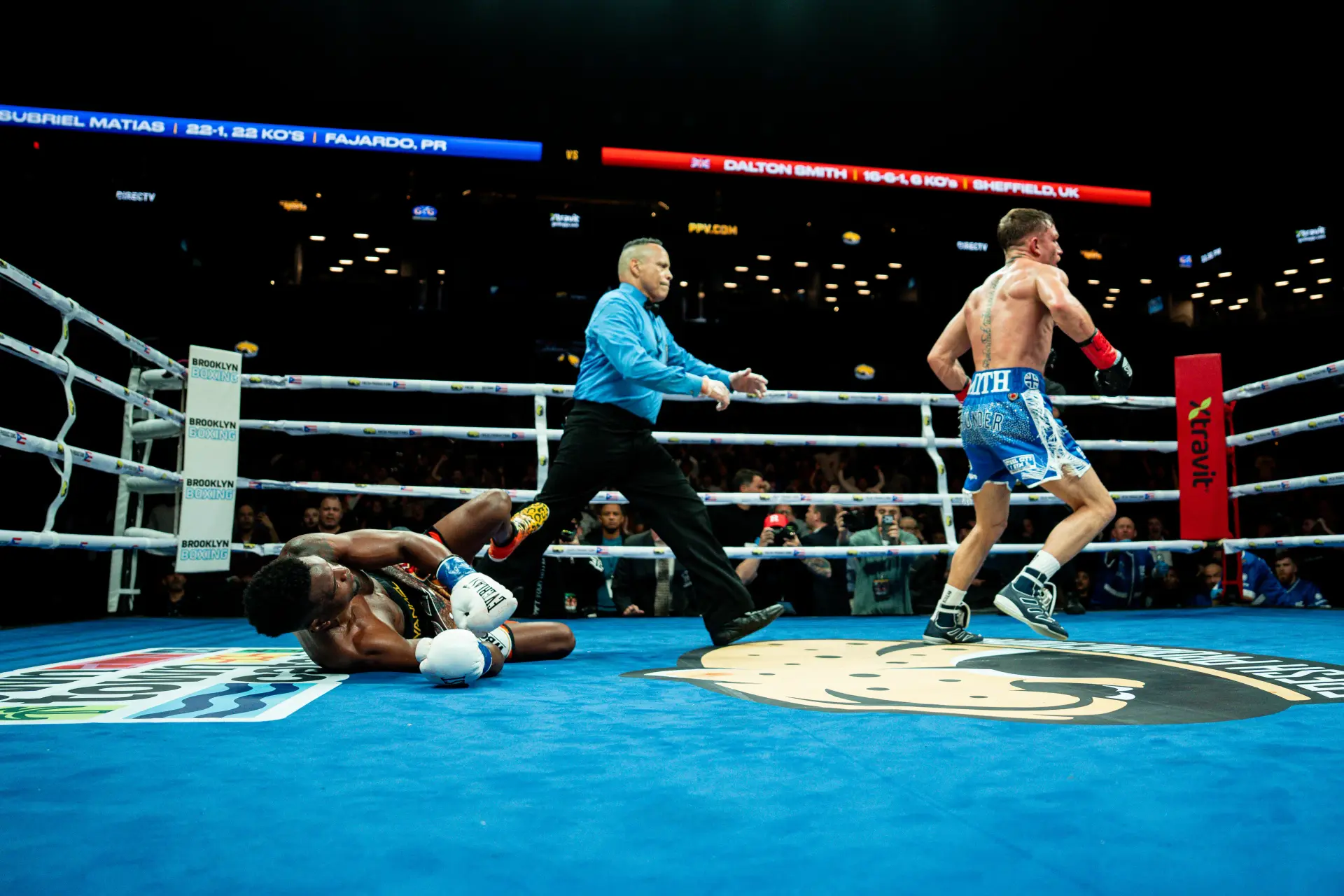 Dalton Smith drops Subriel Matias and scores a fifth-round victory for the WBC junior welterweight title on January 10, 2026.