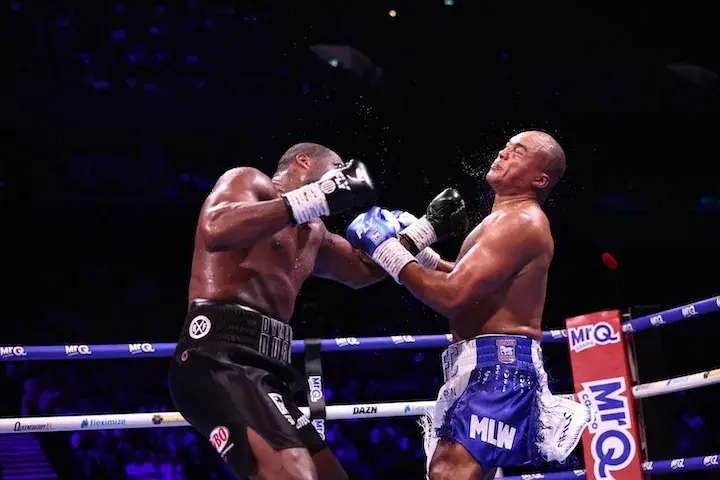 Daniel Dubois (left) lands a punch on Daniel Dubois. (May 9, 2026)