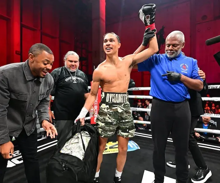 David Lopez scores first-round TKO against Marlin Sims