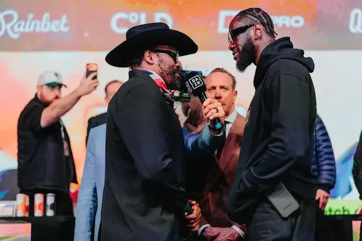 Derek Chisora (left) and Deontay Wilder (right) face off at the final press conference. (April 2, 2026)