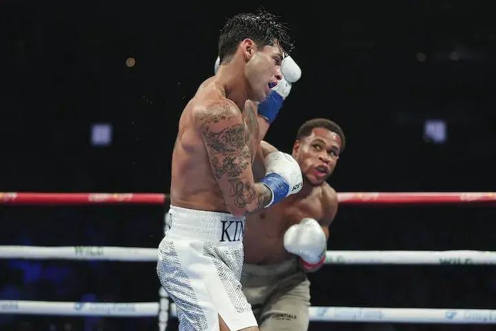 Devin Haney Cris