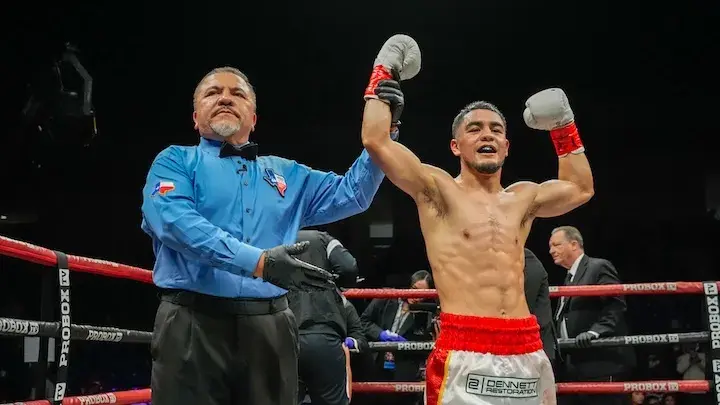 Edward Vazquez celebrates his win over Grimardi Machuca. (February 27, 2026)
