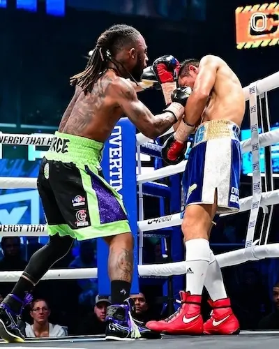 Elijah Pierce Lands Upper Cut On Arthur Villanueva