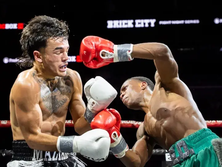 Emmanuel Chance (right) lands a punch on Angel Munoz at the Prudential Center in Newark, New Jersey. (April 10, 2026)