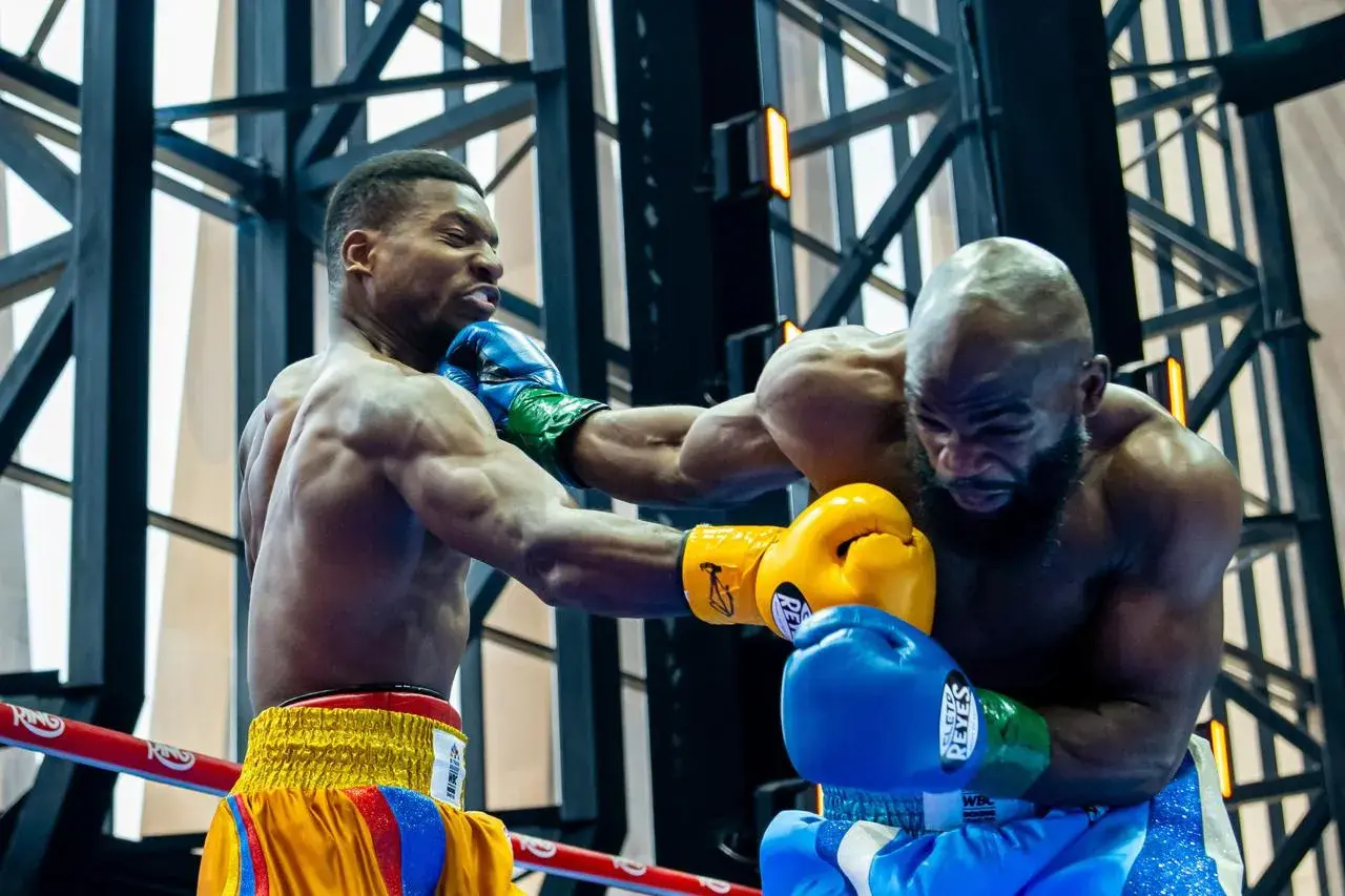 Epherm Bariko-Carlos Sinisterra WBC Grand Prix 081325