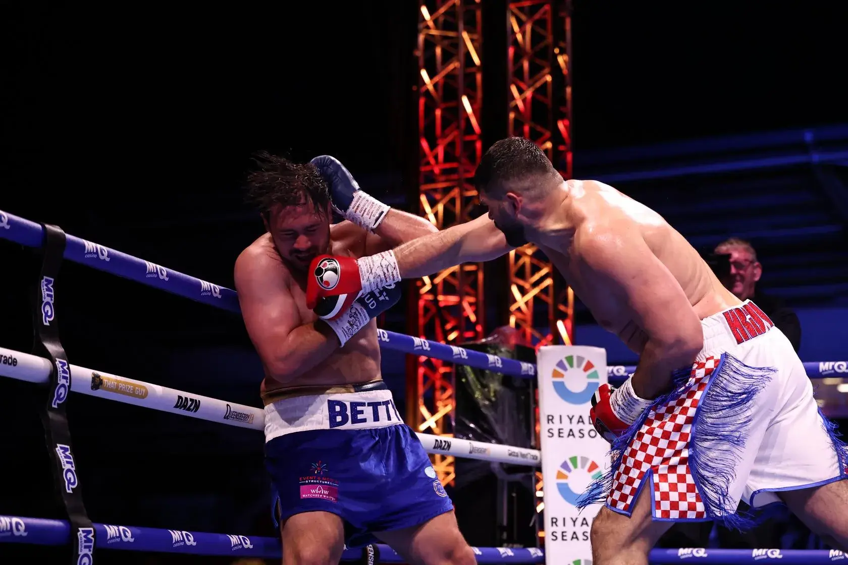 Filip Hrgovic clatters Dave Allen with a right shortly before the end of their May 16 contest