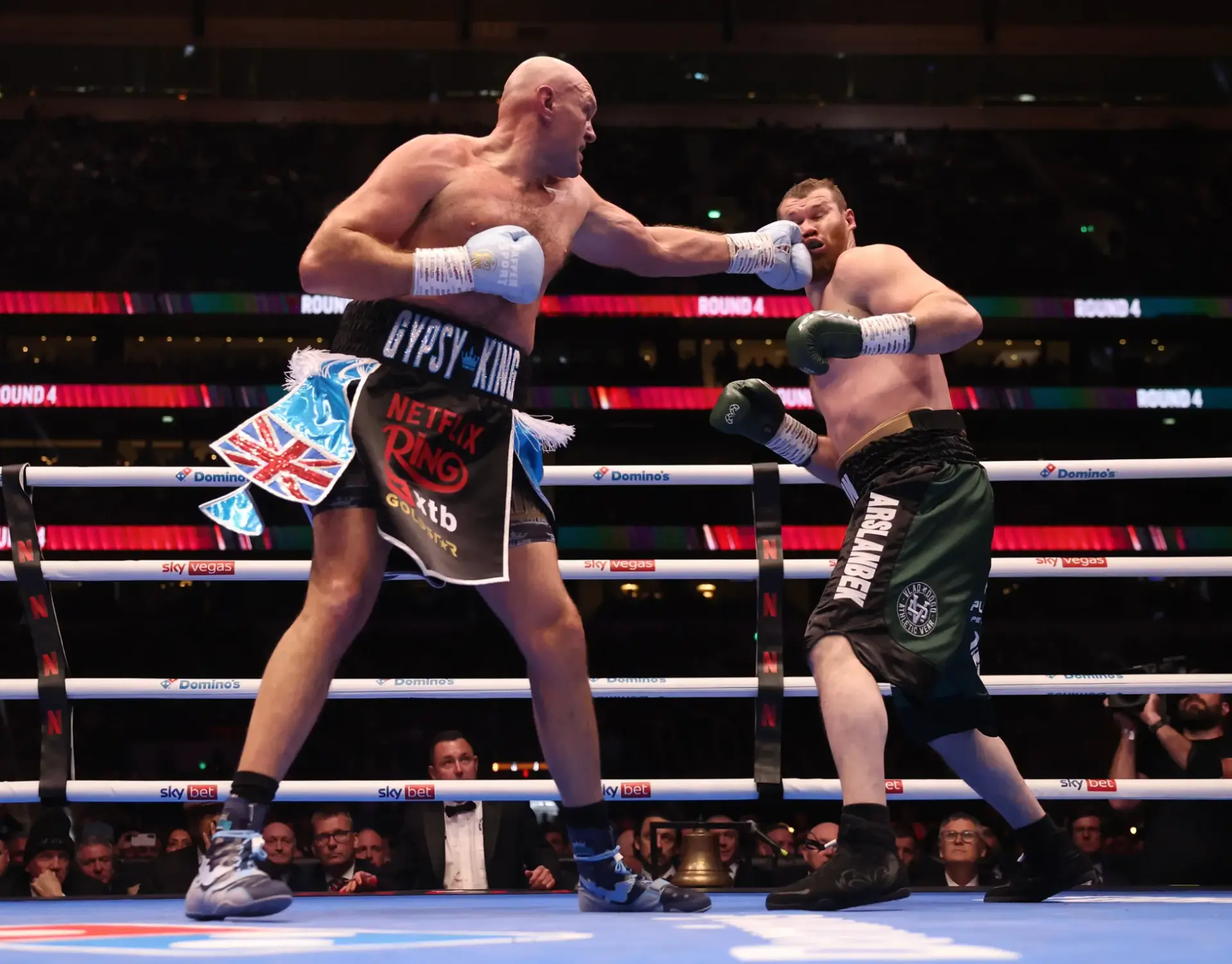 Tyson Fury earned scores of 120-108, 120-108 and 119-109 over Arslanbek Makhmudov