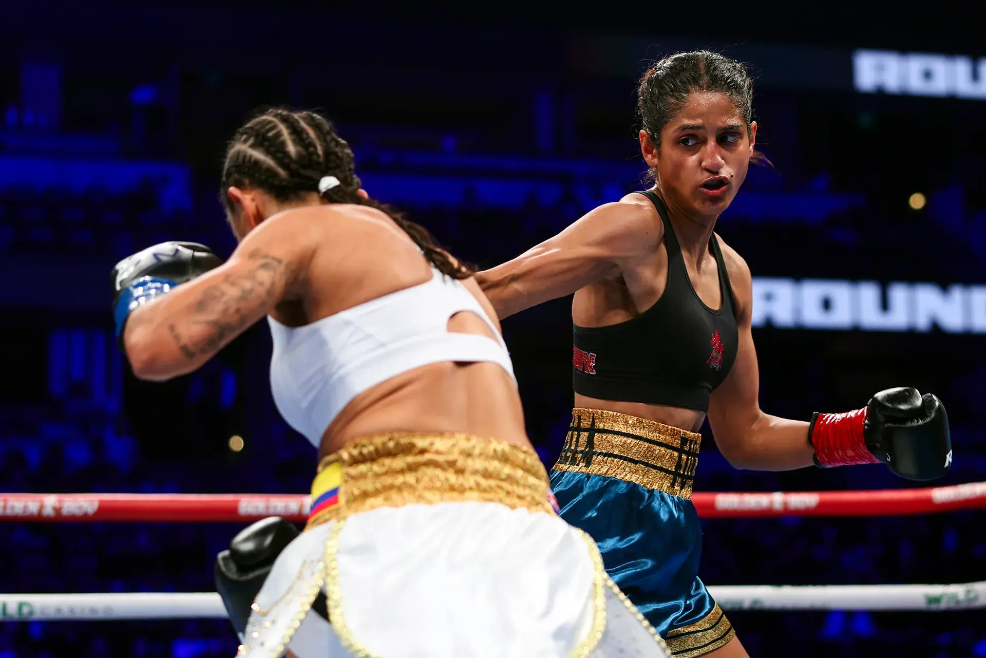 Gabriela Fundora connects with right hook en route to 6th round knockout of Viviana Ruiz on March 14, 2026 in Anaheim, California