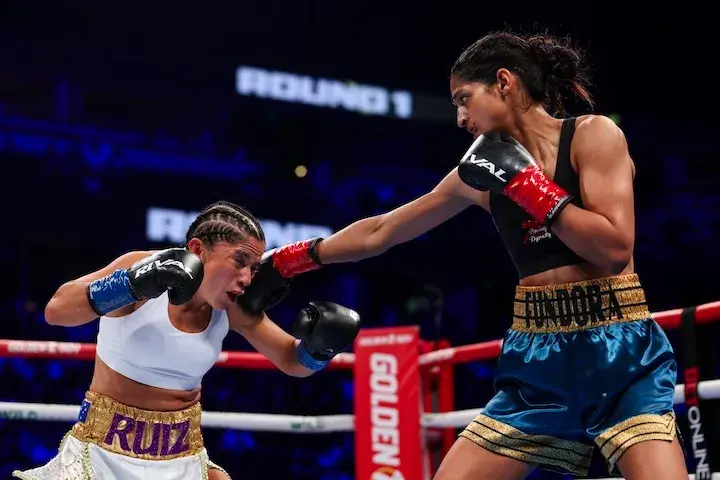 Viviana Ruiz put up a fight, but Gabriela Fundora earned yet another knockout when she stopped Ruiz in six Saturday in Anaheim, California. (March 14, 2026)